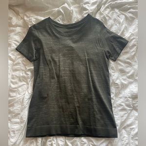 Lululemon swiftly tech short sleeve relaxed fit